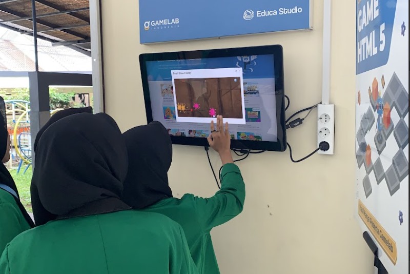 Dok. Tim Gamelab: SMK AS Salamiyah Eksplorasi Karya Peserta Magang dari Gamelab Indonesia - Gamelab.id