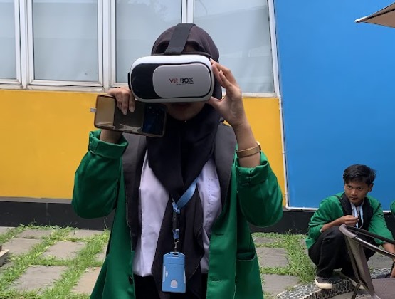 Dok. Tim Gamelab: SMK AS Salamiyah Eksplorasi Karya Game VR - Gamelab.id