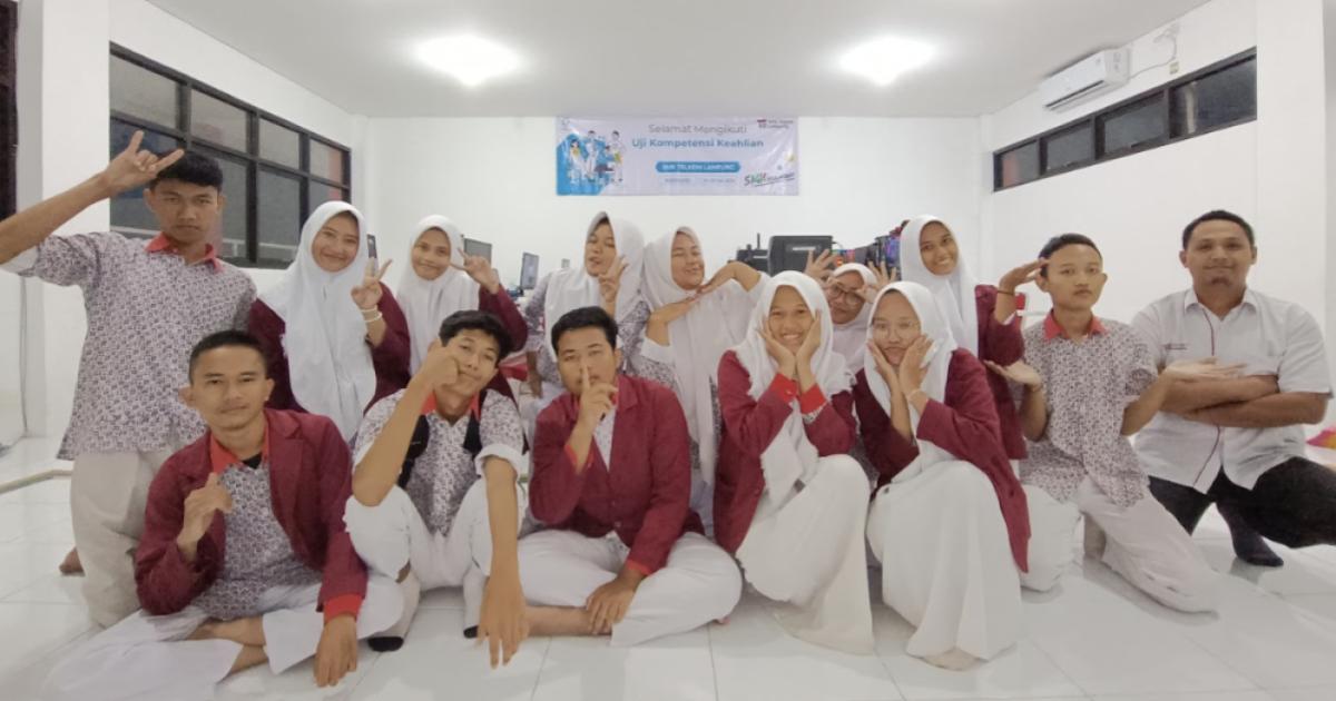 Dok. Istimewa: Siswa dan Guru SMK Telkom Lampung - Gamelab.ID