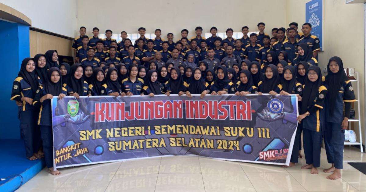 Siswa Jurusan TKJ SMKN 1 Semendawai Suku III - Gamelab.ID