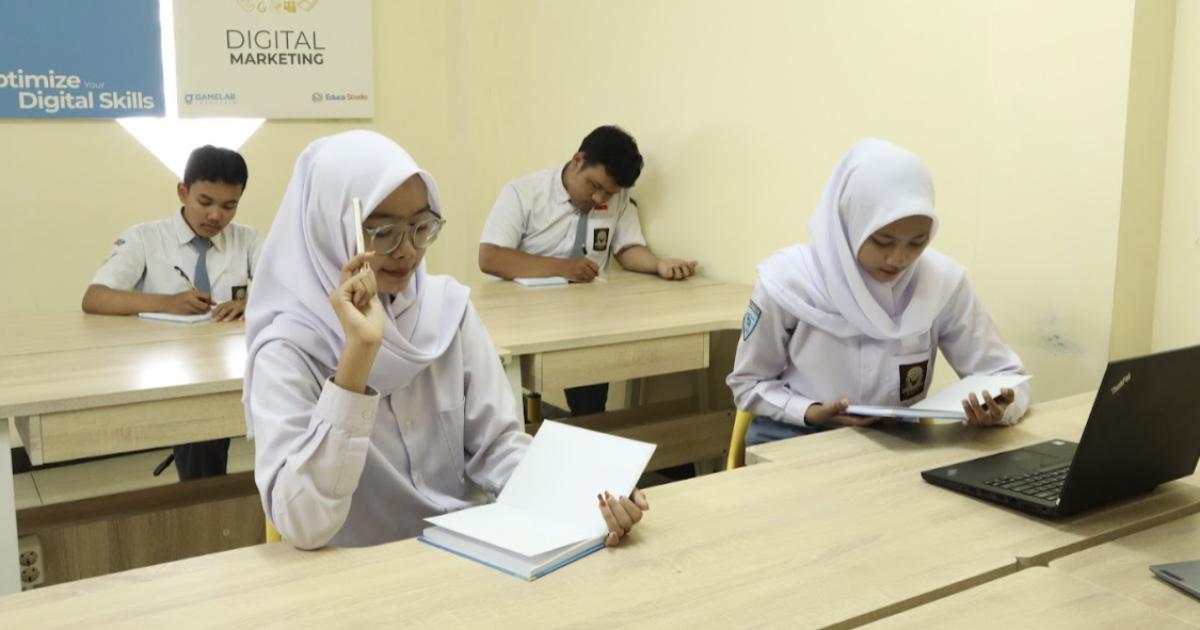 Keterkaitan SMK dengan Dunia Industri - Gamelab.ID